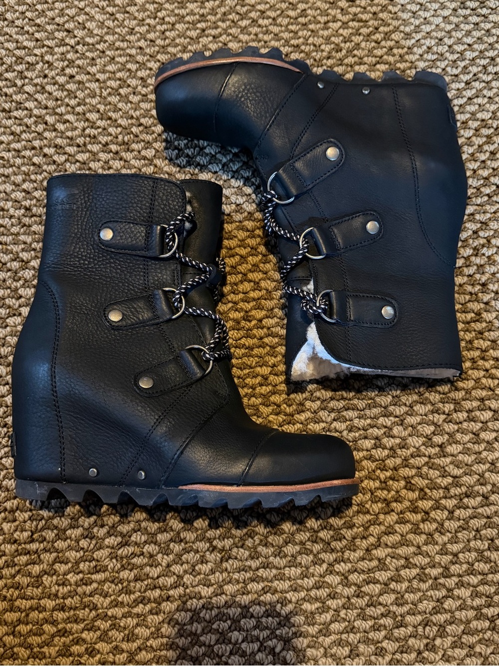 Sorel Joan of Arctic Wedge Mid Shearling Boot Black 7.5Snow Lace Up Waterproof